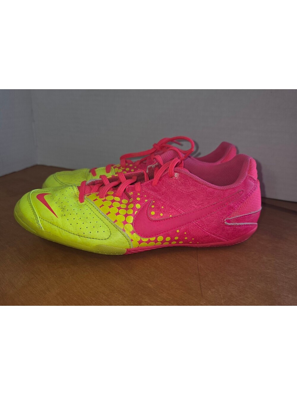 Nike 5 elastico indoor soccer shoes men's size 7.5